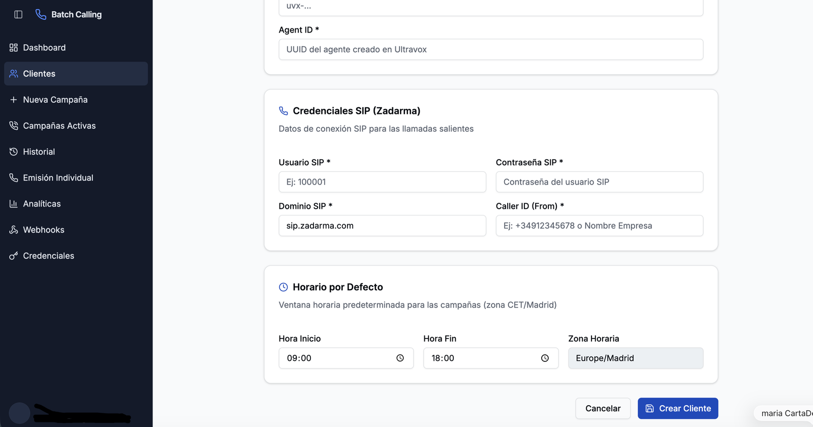 Vista de configuración de credenciales, webhooks y exportación de informe PDF